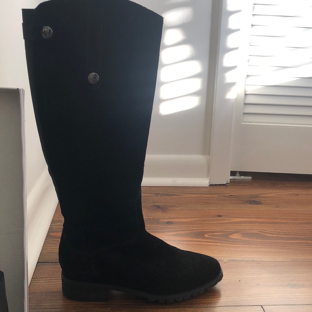 Blondo black weatherproof suede boots